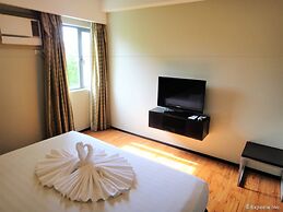 Mallberry Suites Business Hotel