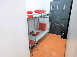 8Hostel