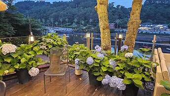 Cheonjiyeon Crystal Hotel