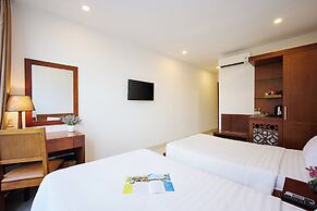 Golden Light Hotel