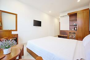 Golden Light Hotel