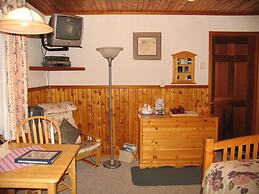 Blue Grouse Country Inn Bed & Breakfast