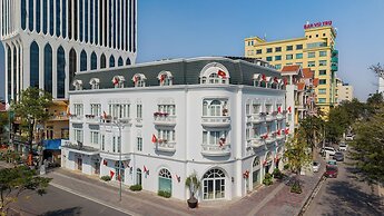 Paul Chabot Hotel