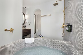 Paul Chabot Hotel