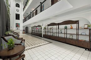 Paul Chabot Hotel