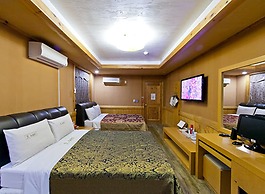 Drama Motel