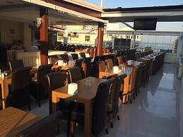 Gloria Tibi Hotel
