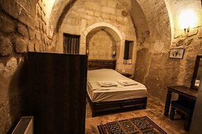 Heaven Cave House