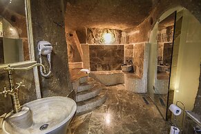 Heaven Cave House