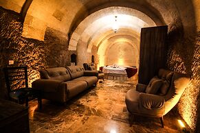 Heaven Cave House