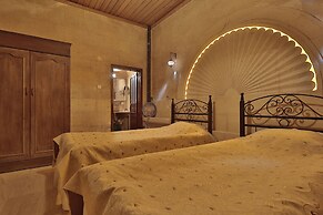 Heaven Cave House