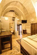 Heaven Cave House