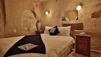 Heaven Cave House