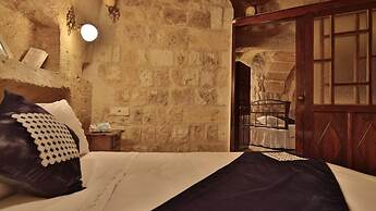 Heaven Cave House