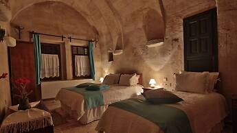 Heaven Cave House