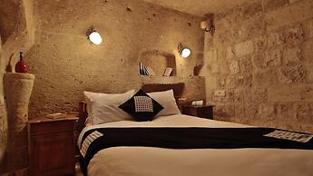 Heaven Cave House
