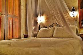 Heaven Cave House