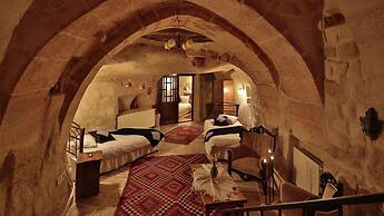 Heaven Cave House