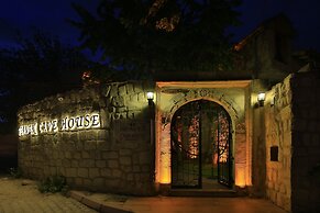 Heaven Cave House