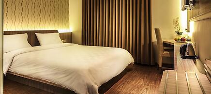 M Premiere Hotel