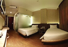 M Premiere Hotel