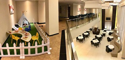 M Premiere Hotel
