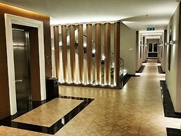 M Premiere Hotel