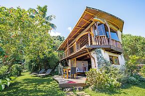 Vanira Lodge