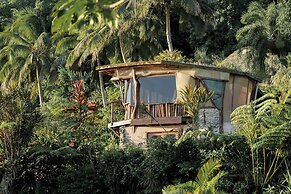 Vanira Lodge
