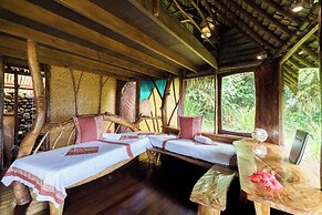 Vanira Lodge