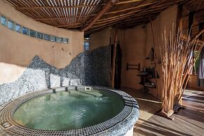 Vanira Lodge