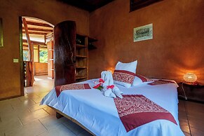 Vanira Lodge