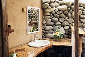 Vanira Lodge