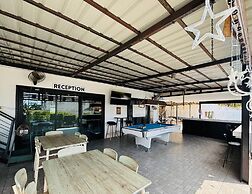 1715 House - White Rhino