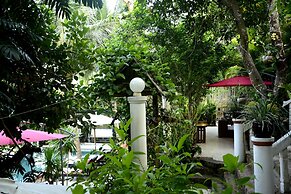 Tropical Hill Kep
