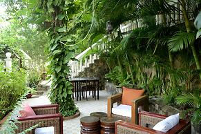 Tropical Hill Kep