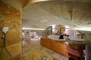 View Cave Hotel