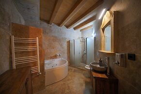 View Cave Hotel