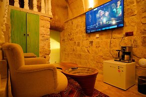 View Cave Hotel