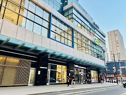 Altitude Suites on Yonge