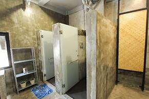 Thonglor Travellers Hostel & Cafe