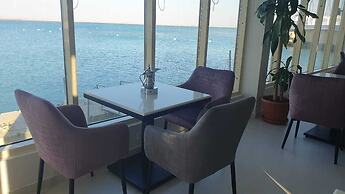 Dolphin Beach Resort