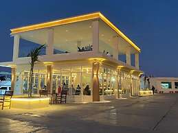 Dolphin Beach Resort