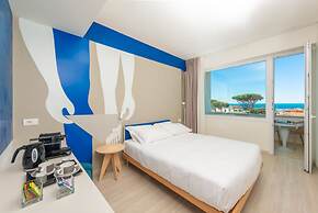 Amarina Hotel