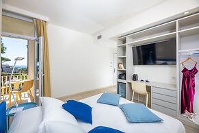 Amarina Hotel
