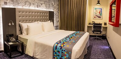 Fairway Colombo - Sri Lanka's First Hotel With Robot Technology