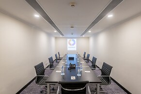 Fairway Colombo - Sri Lanka's First Hotel With Robot Technology