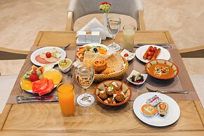 Voyage Hotel