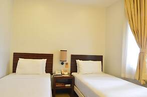 D' Hotel and Suites