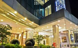 D' Hotel and Suites